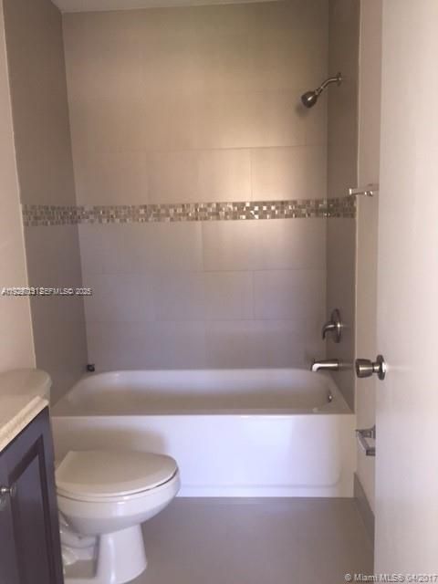 En Venta: $225,000 (2 camas, 2 baños, 910 Pies cuadrados)