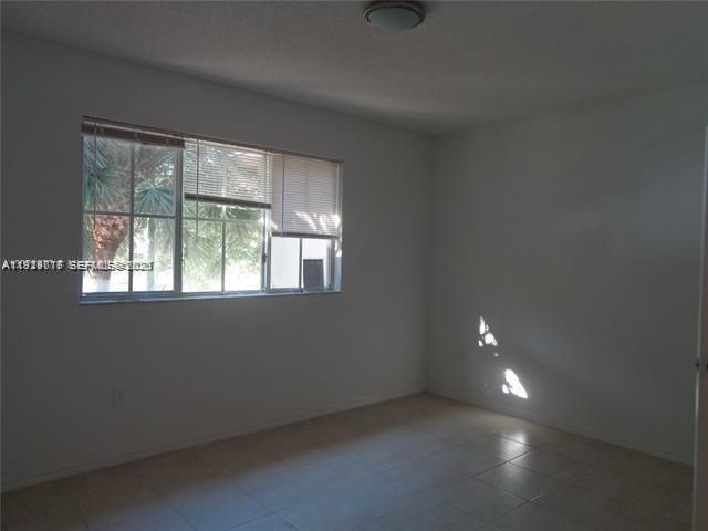 For Rent: $2,590 (3 beds, 2 baths, 1450 Square Feet)