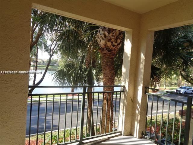 For Rent: $2,590 (3 beds, 2 baths, 1450 Square Feet)