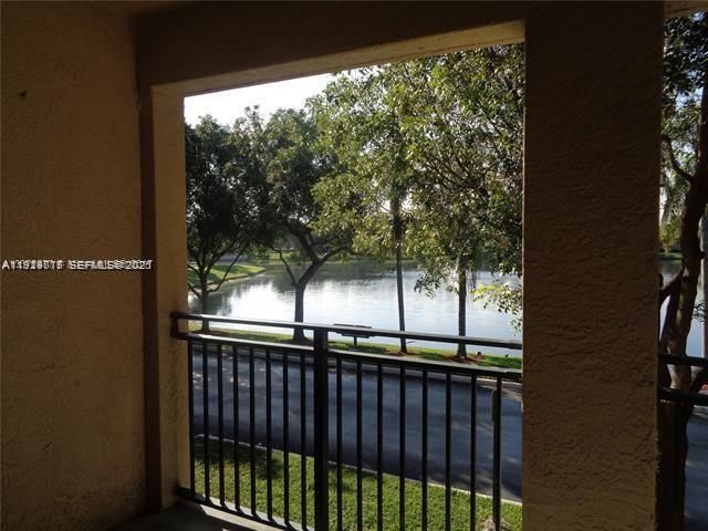 For Rent: $2,590 (3 beds, 2 baths, 1450 Square Feet)