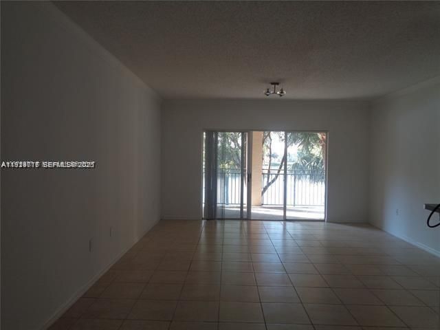 For Rent: $2,590 (3 beds, 2 baths, 1450 Square Feet)