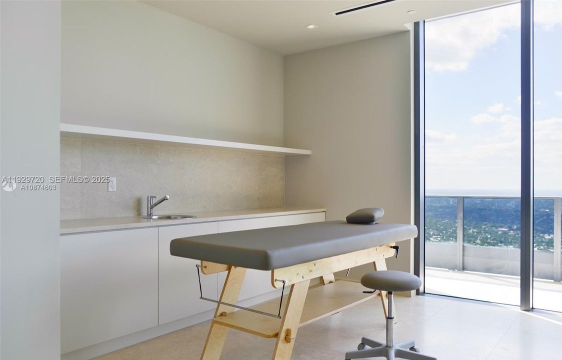 For Rent: $5,000 (1 beds, 1 baths, 839 Square Feet)