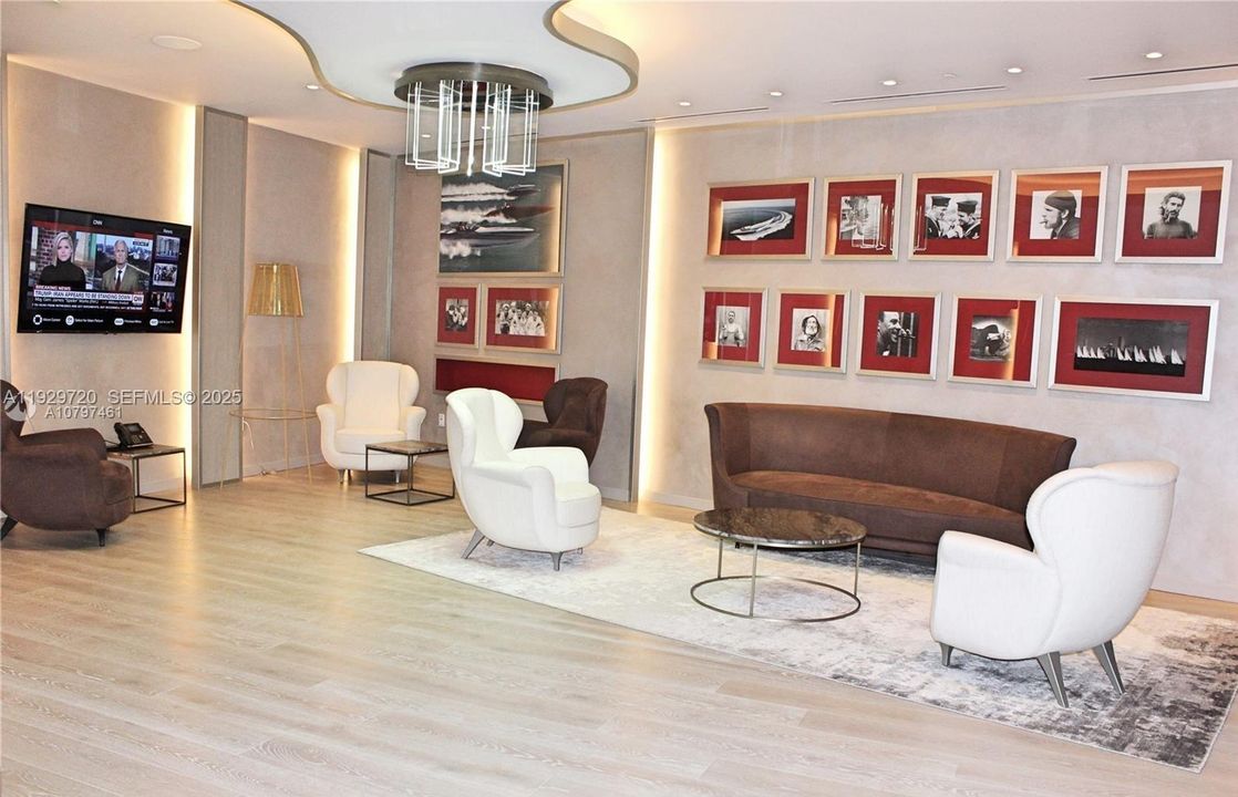 For Rent: $5,000 (1 beds, 1 baths, 839 Square Feet)