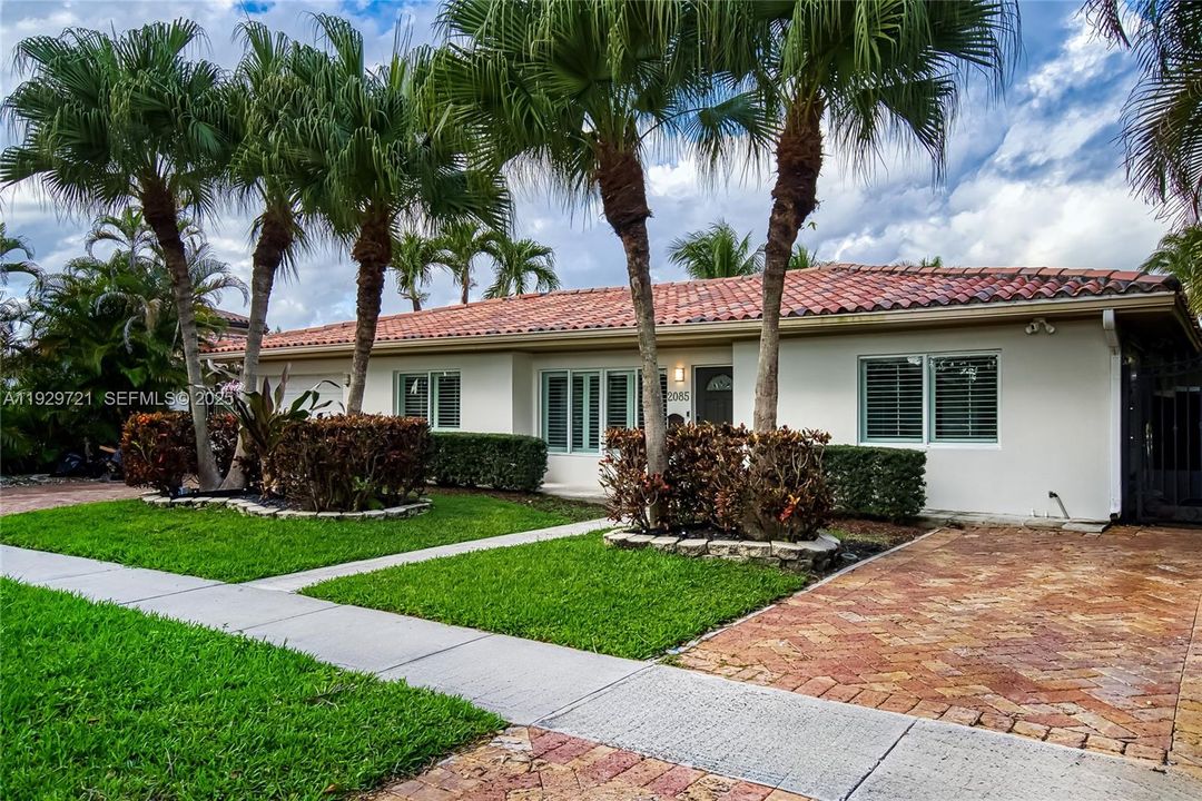 En Renta: $14,000 (4 camas, 4 baños, 2620 Pies cuadrados)