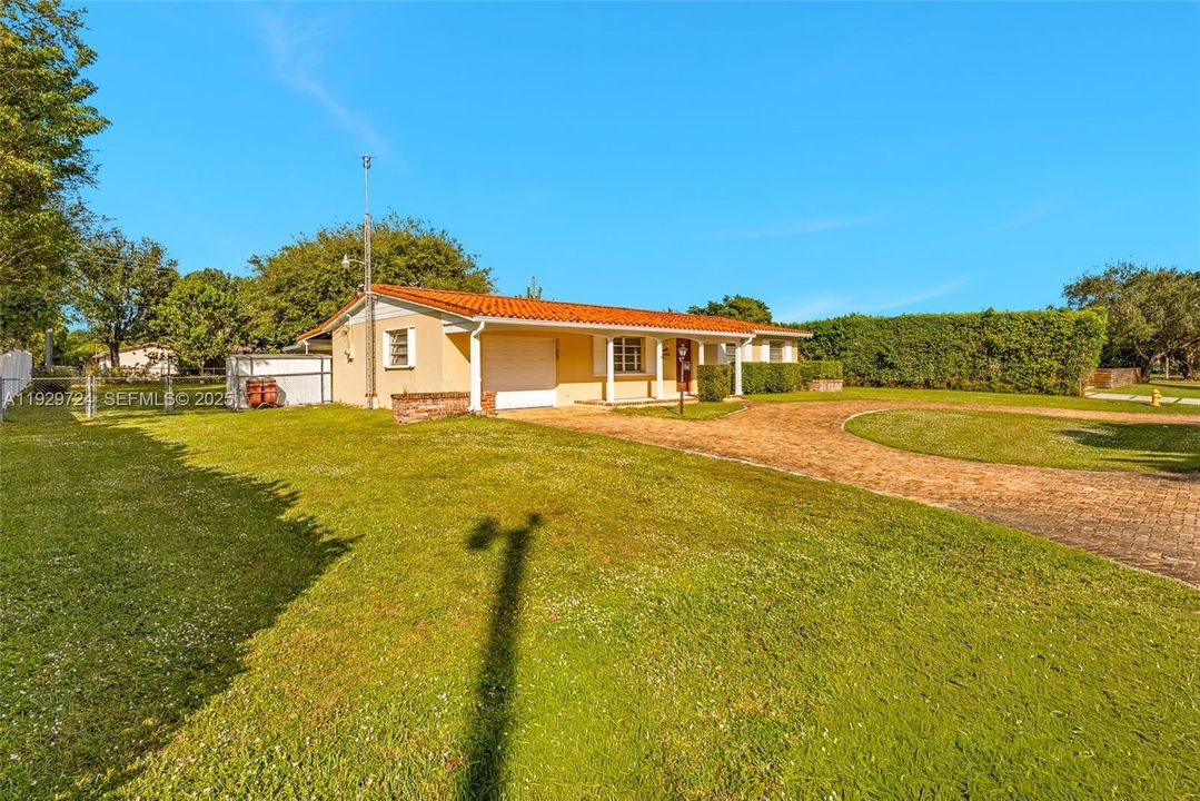 待售: $999,900 (3 贝兹, 2 浴室, 1296 平方英尺)