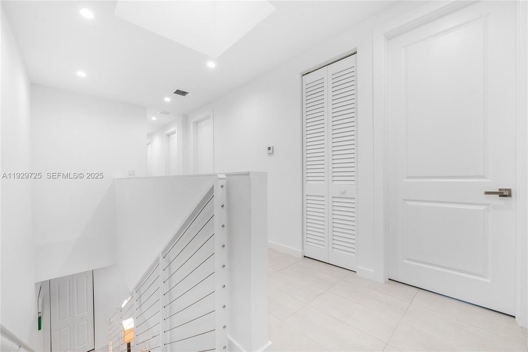 待售: $1,395,000 (4 贝兹, 3 浴室, 2324 平方英尺)