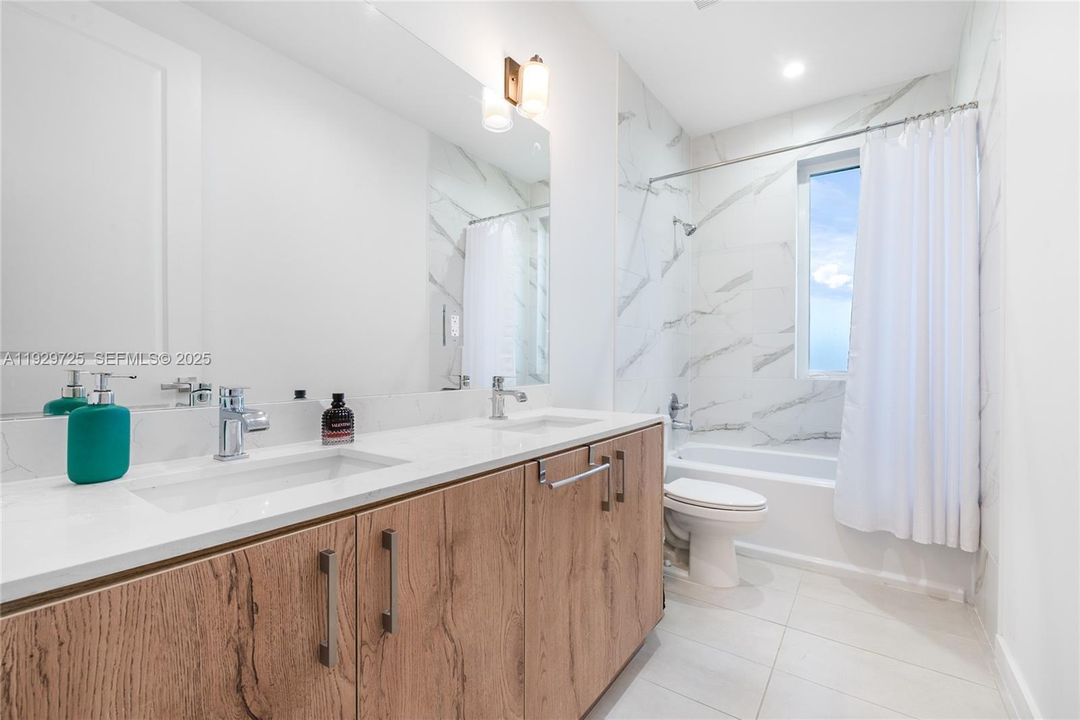 待售: $1,395,000 (4 贝兹, 3 浴室, 2324 平方英尺)