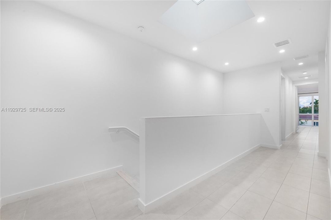 待售: $1,395,000 (4 贝兹, 3 浴室, 2324 平方英尺)