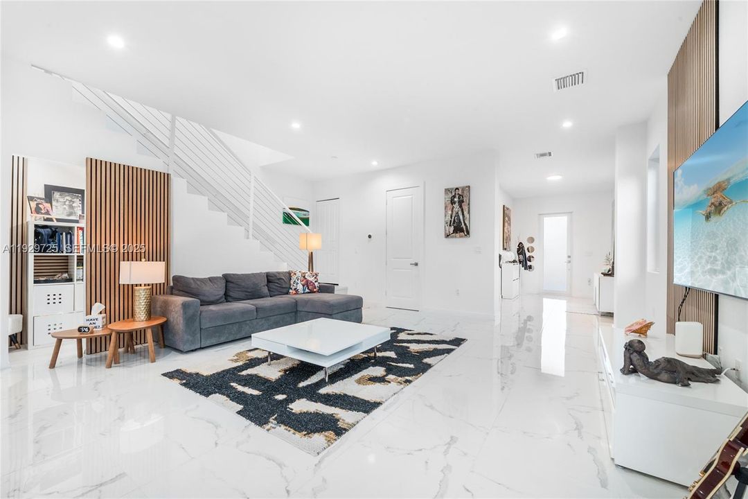 待售: $1,395,000 (4 贝兹, 3 浴室, 2324 平方英尺)