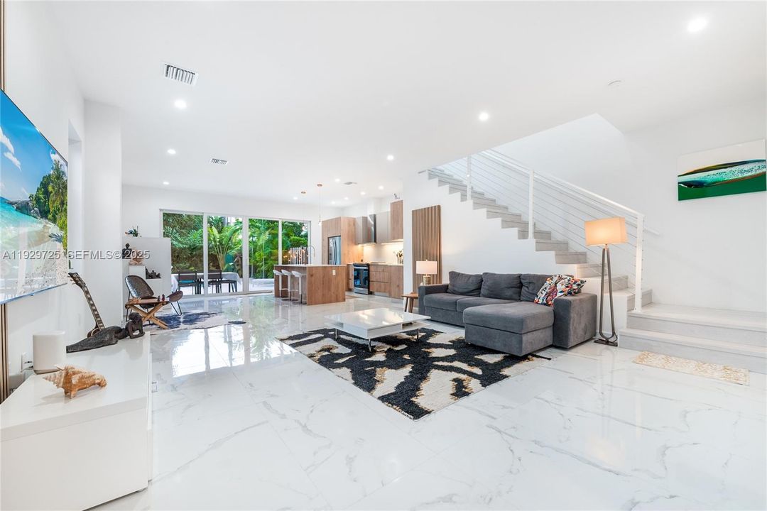 待售: $1,395,000 (4 贝兹, 3 浴室, 2324 平方英尺)