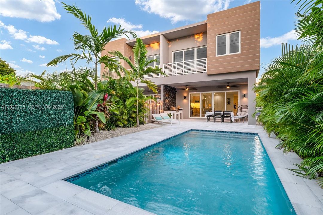 待售: $1,395,000 (4 贝兹, 3 浴室, 2324 平方英尺)