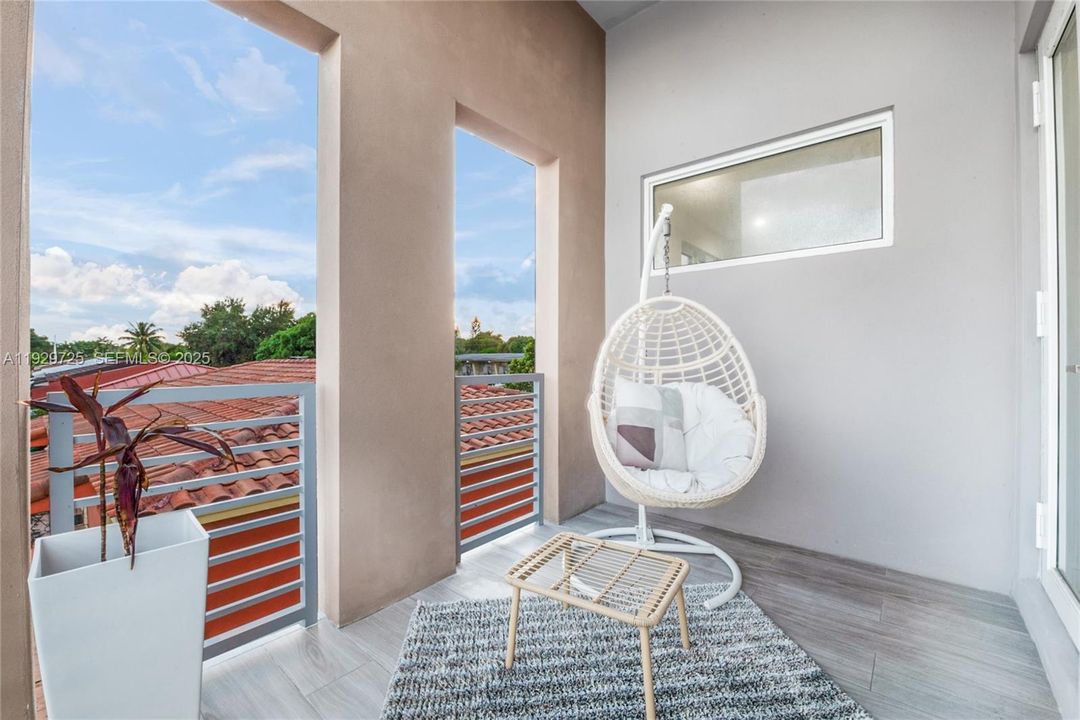 待售: $1,395,000 (4 贝兹, 3 浴室, 2324 平方英尺)