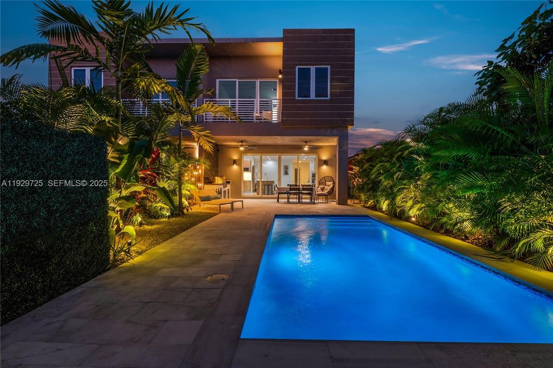 待售: $1,395,000 (4 贝兹, 3 浴室, 2324 平方英尺)