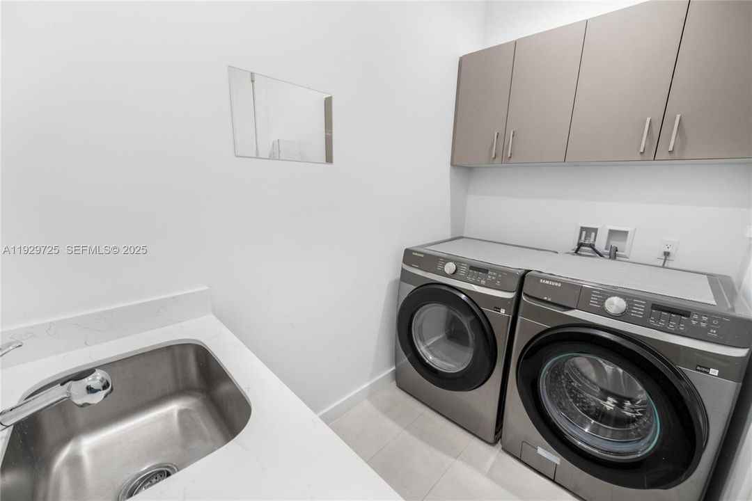 待售: $1,395,000 (4 贝兹, 3 浴室, 2324 平方英尺)