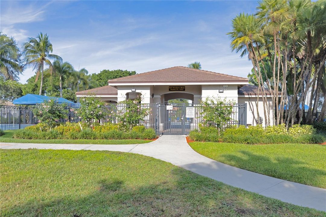 For Rent: $4,000 (3 beds, 2 baths, 1628 Square Feet)