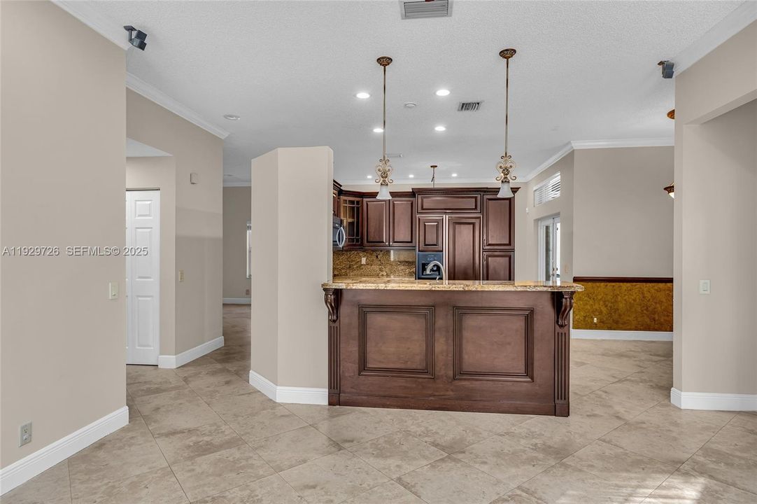 For Rent: $4,000 (3 beds, 2 baths, 1628 Square Feet)