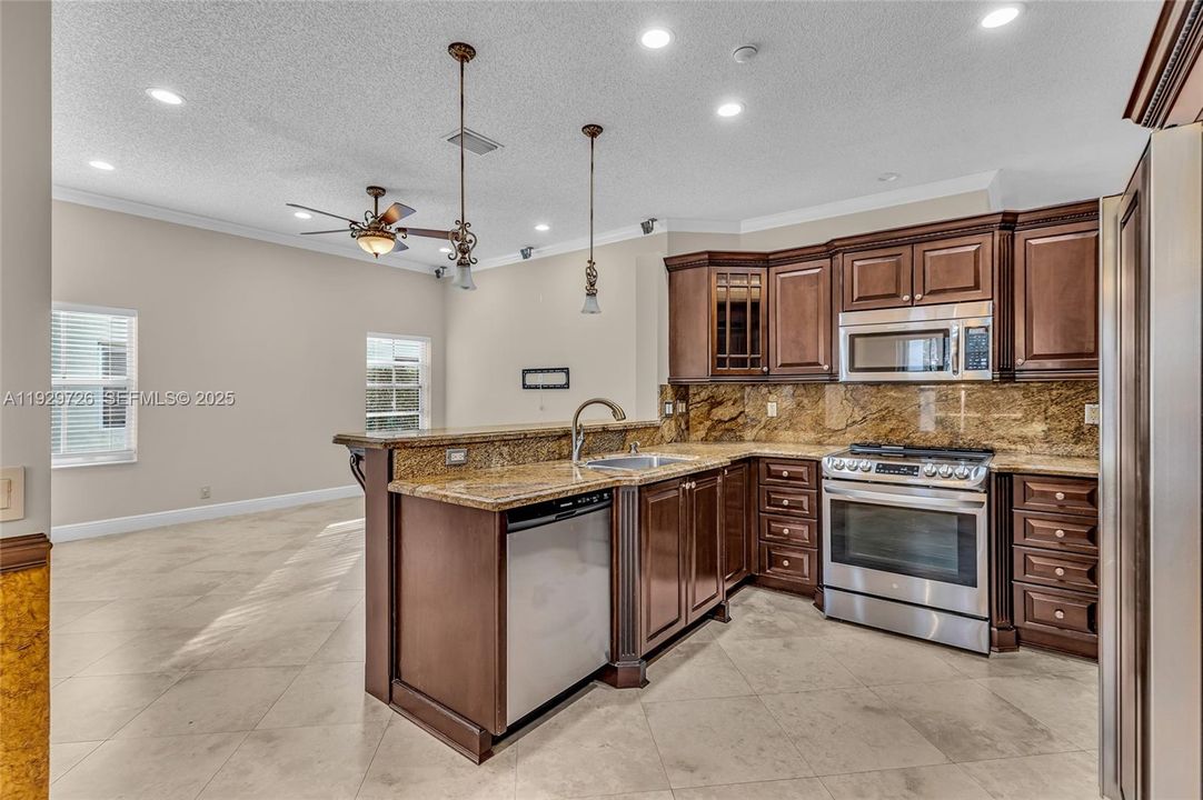 For Rent: $4,000 (3 beds, 2 baths, 1628 Square Feet)