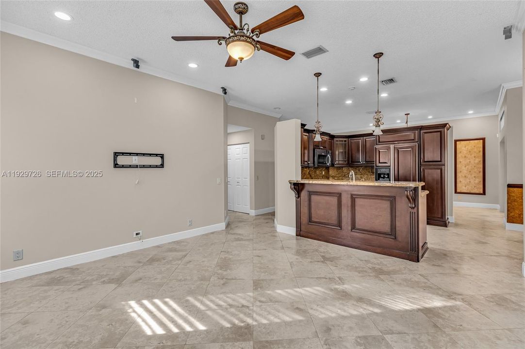 For Rent: $4,000 (3 beds, 2 baths, 1628 Square Feet)