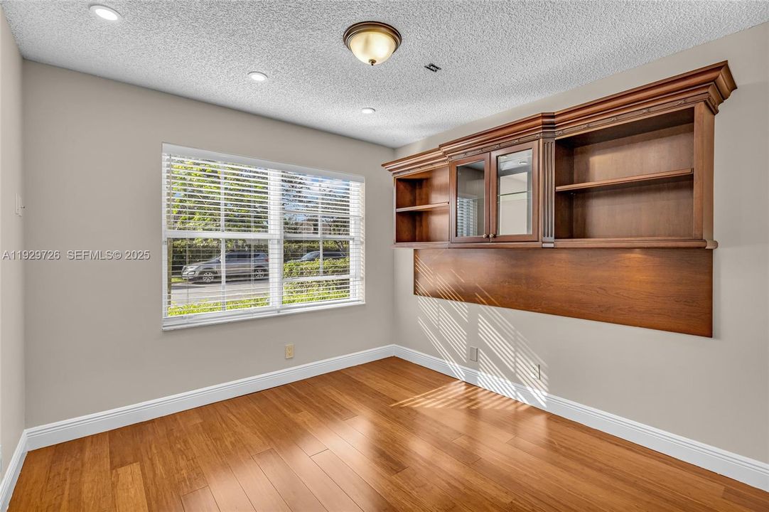 For Rent: $4,000 (3 beds, 2 baths, 1628 Square Feet)