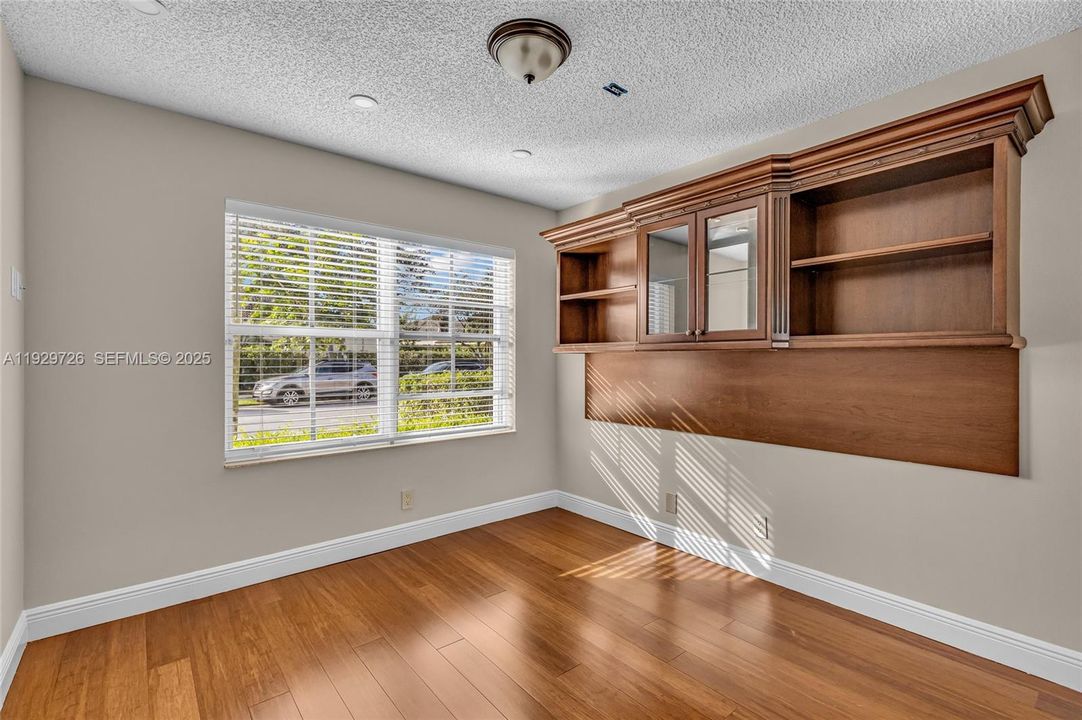 For Rent: $4,000 (3 beds, 2 baths, 1628 Square Feet)