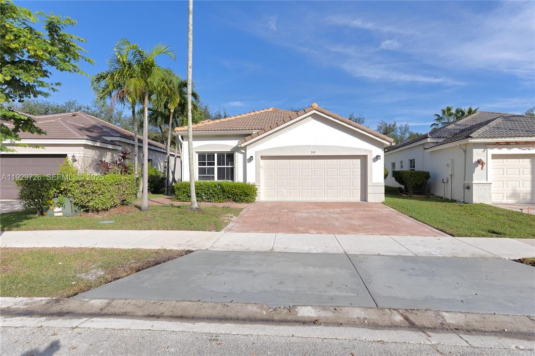 For Rent: $4,000 (3 beds, 2 baths, 1628 Square Feet)