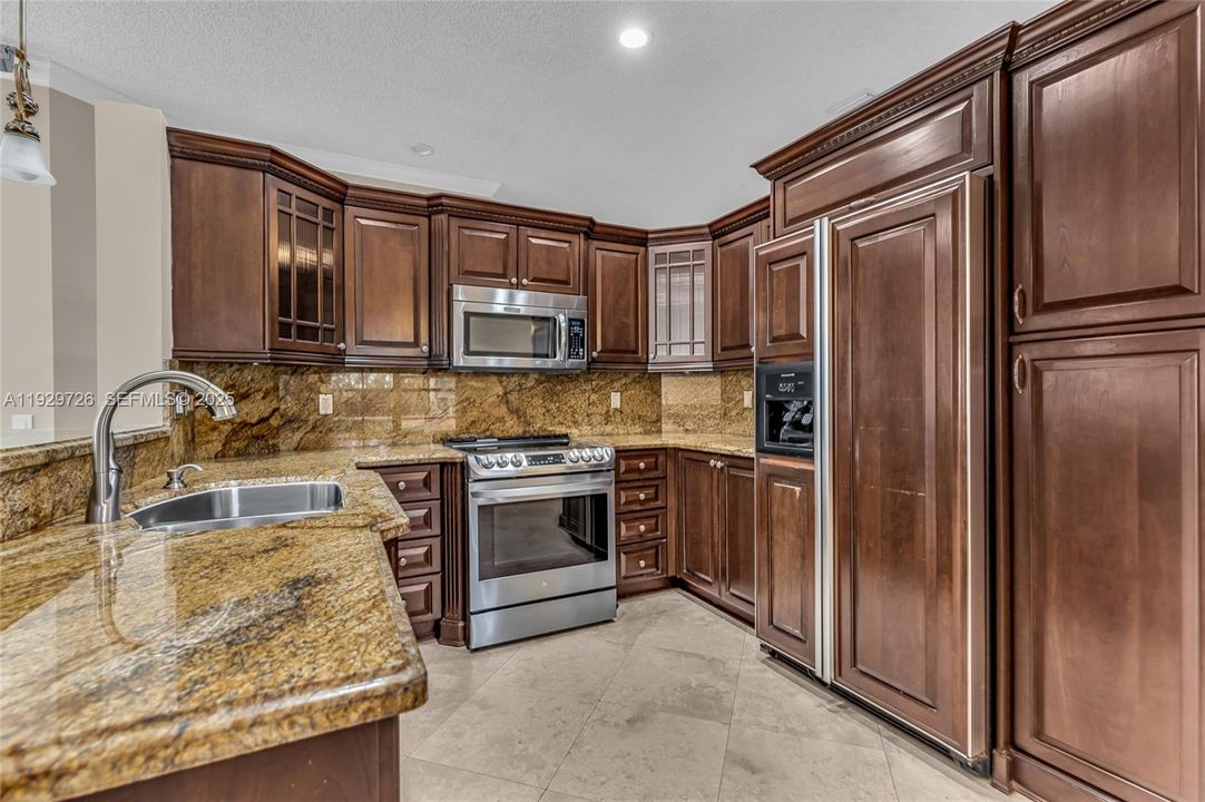 For Rent: $4,000 (3 beds, 2 baths, 1628 Square Feet)