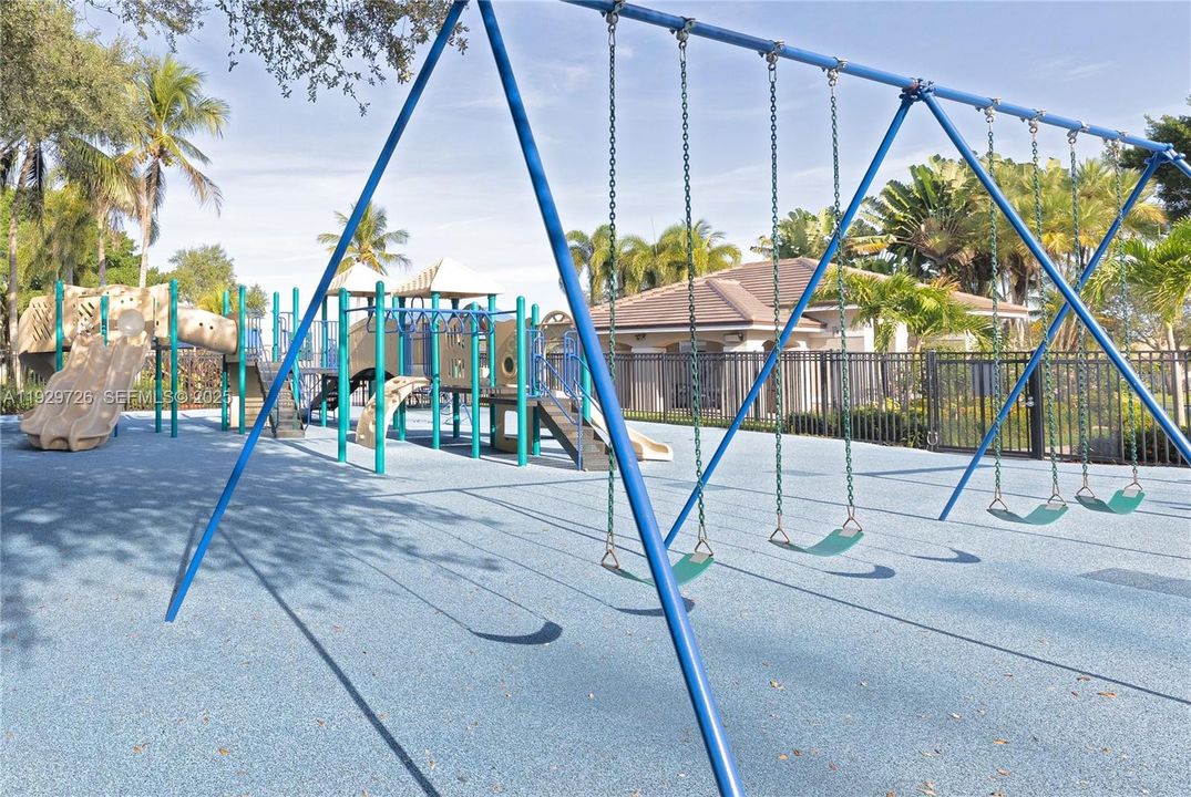 For Rent: $4,000 (3 beds, 2 baths, 1628 Square Feet)