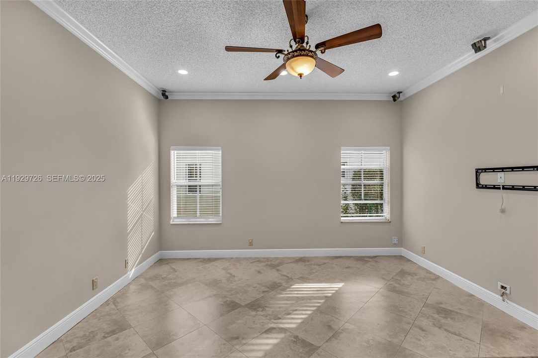 For Rent: $4,000 (3 beds, 2 baths, 1628 Square Feet)