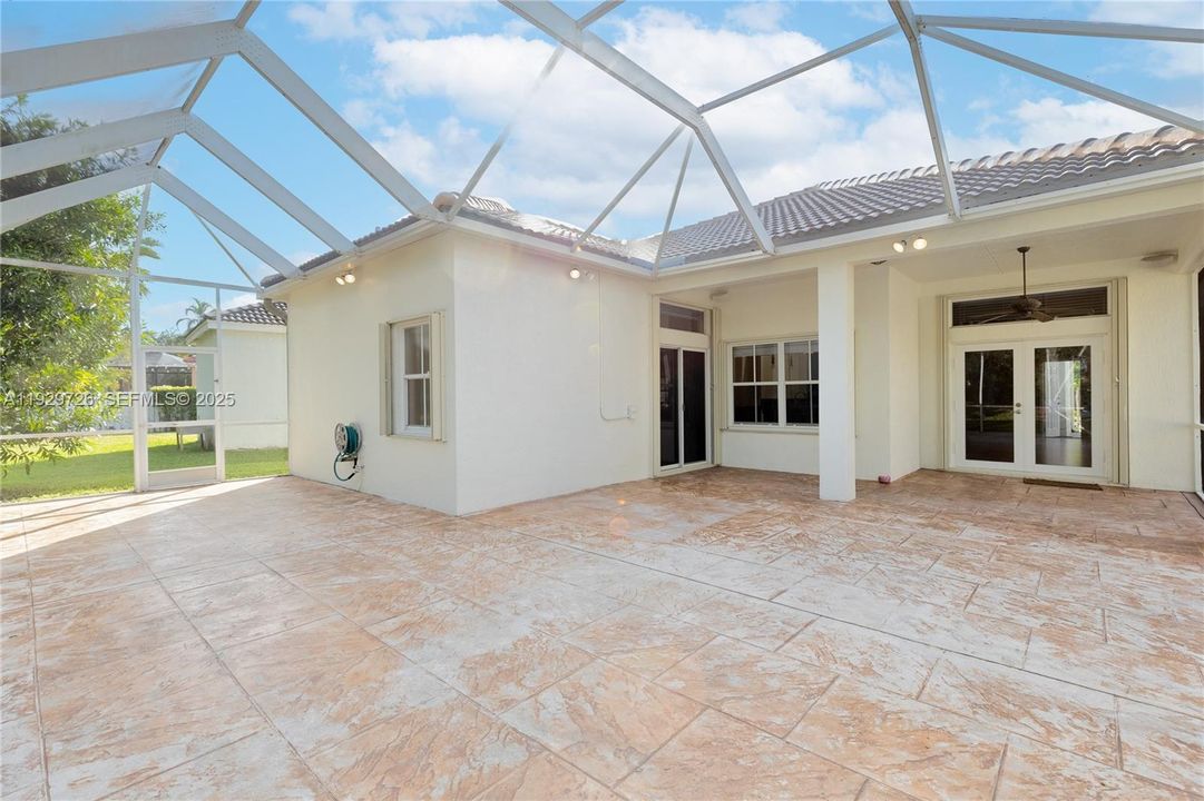 For Rent: $4,000 (3 beds, 2 baths, 1628 Square Feet)