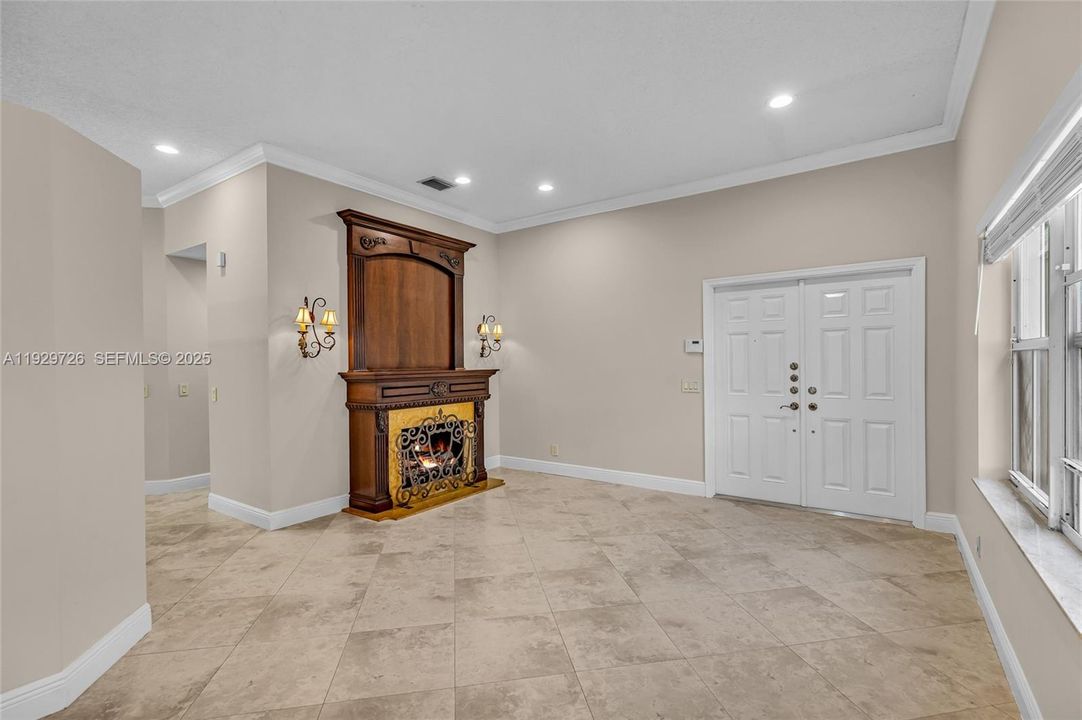 For Rent: $4,000 (3 beds, 2 baths, 1628 Square Feet)