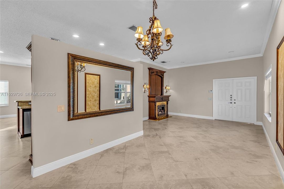 For Rent: $4,000 (3 beds, 2 baths, 1628 Square Feet)