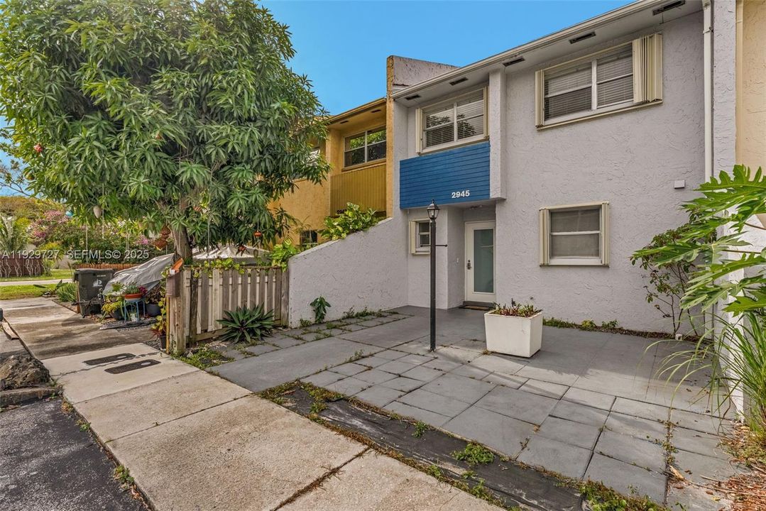 出租: $3,000 (3 贝兹, 2 浴室, 1508 平方英尺)