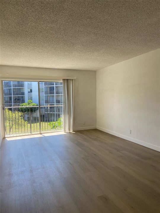 En Venta: $230,000 (2 camas, 2 baños, 832 Pies cuadrados)