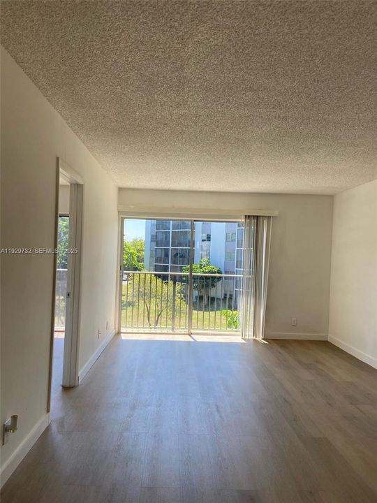 En Venta: $230,000 (2 camas, 2 baños, 832 Pies cuadrados)