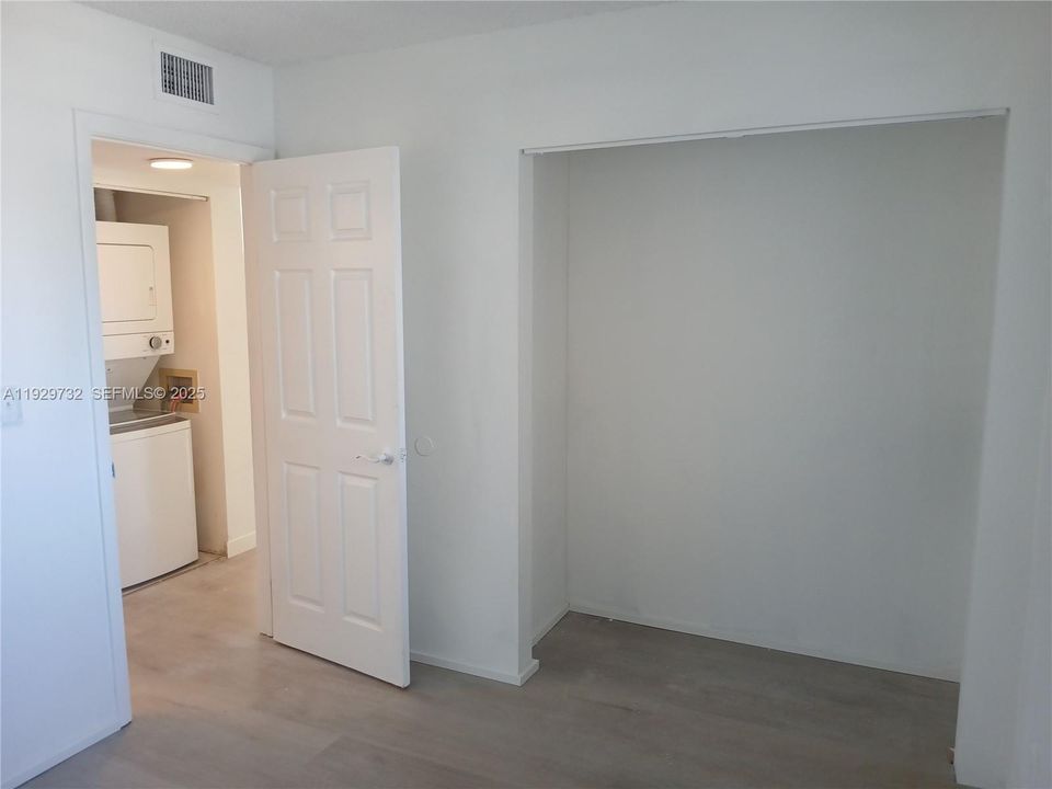 En Venta: $230,000 (2 camas, 2 baños, 832 Pies cuadrados)