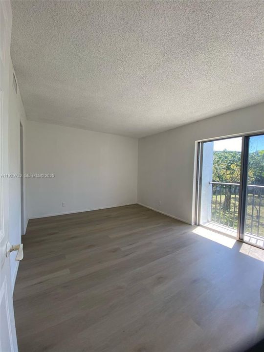 En Venta: $230,000 (2 camas, 2 baños, 832 Pies cuadrados)