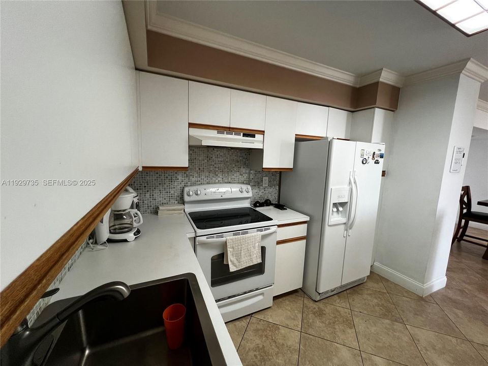For Sale: $412,000 (2 beds, 2 baths, 1181 Square Feet)