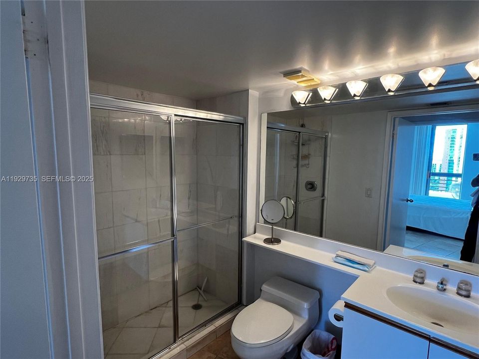For Sale: $412,000 (2 beds, 2 baths, 1181 Square Feet)