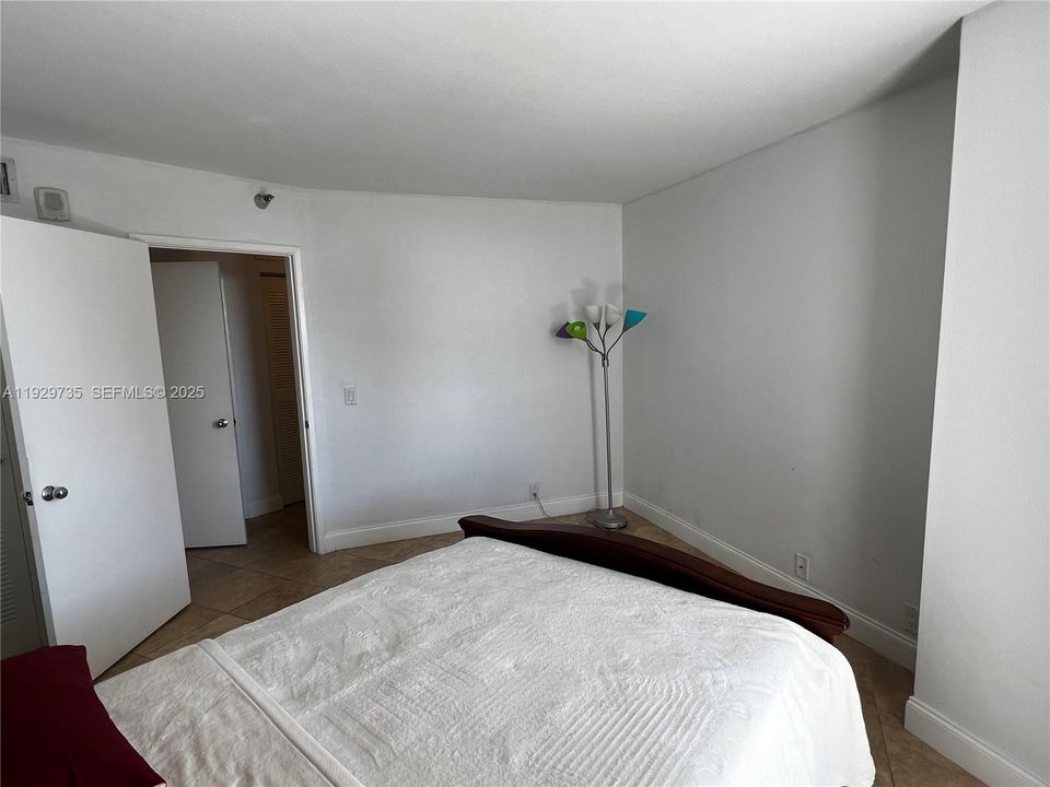 For Sale: $412,000 (2 beds, 2 baths, 1181 Square Feet)