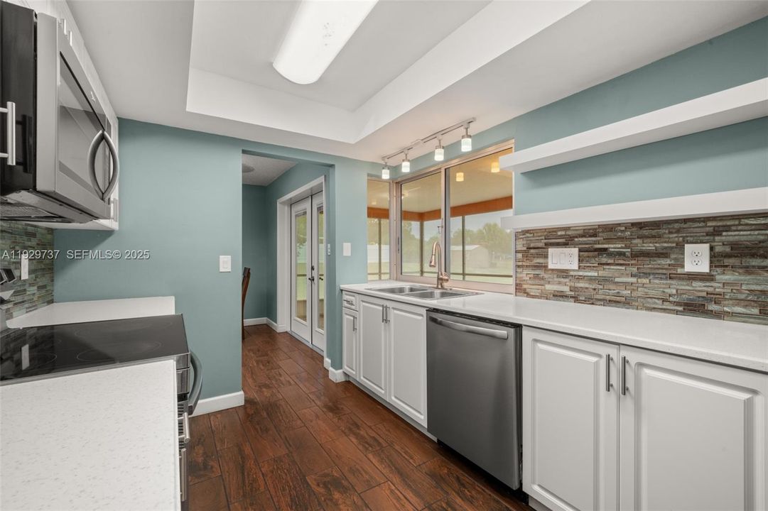 待售: $245,000 (3 贝兹, 2 浴室, 1289 平方英尺)