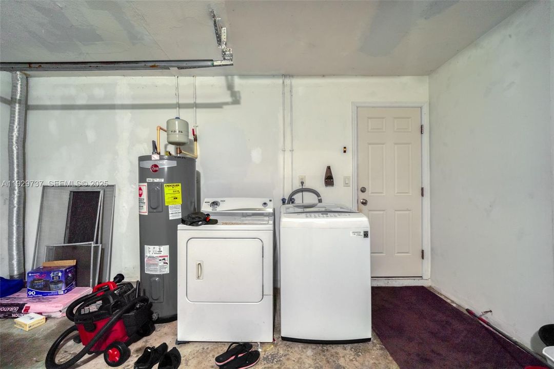 待售: $245,000 (3 贝兹, 2 浴室, 1289 平方英尺)