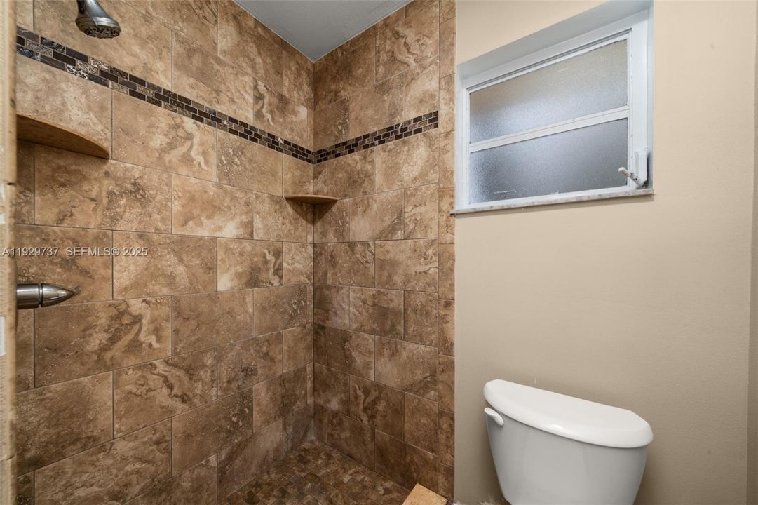 待售: $245,000 (3 贝兹, 2 浴室, 1289 平方英尺)