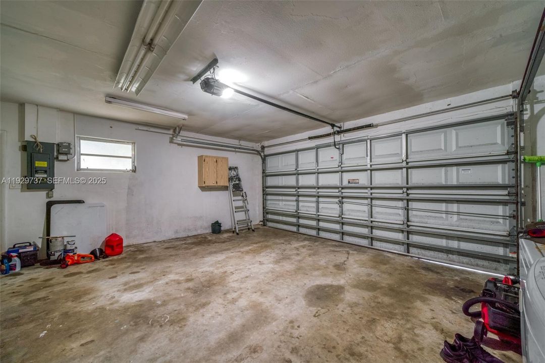 待售: $245,000 (3 贝兹, 2 浴室, 1289 平方英尺)