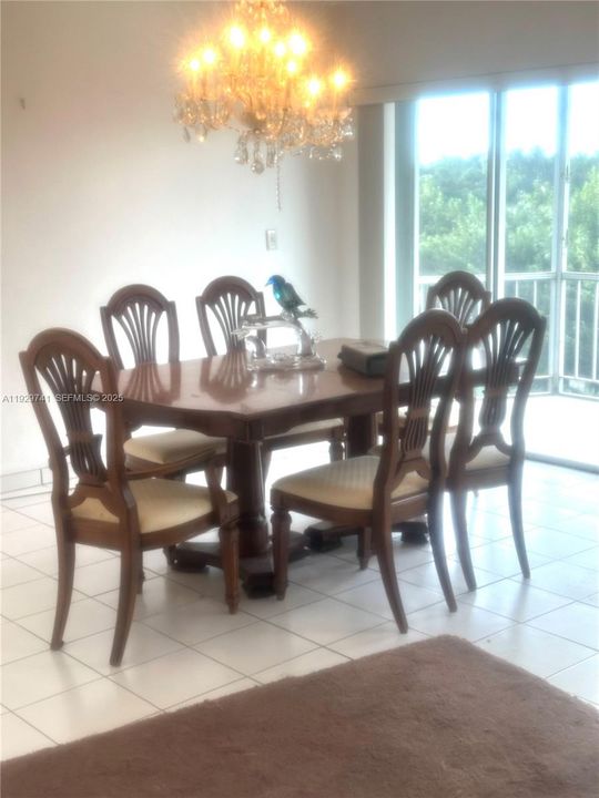 En Venta: $295,000 (2 camas, 2 baños, 1135 Pies cuadrados)