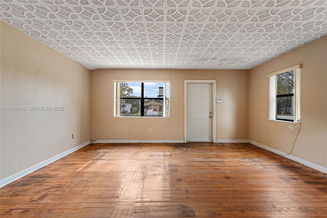 En Venta: $459,900 (2 camas, 1 baños, 1110 Pies cuadrados)