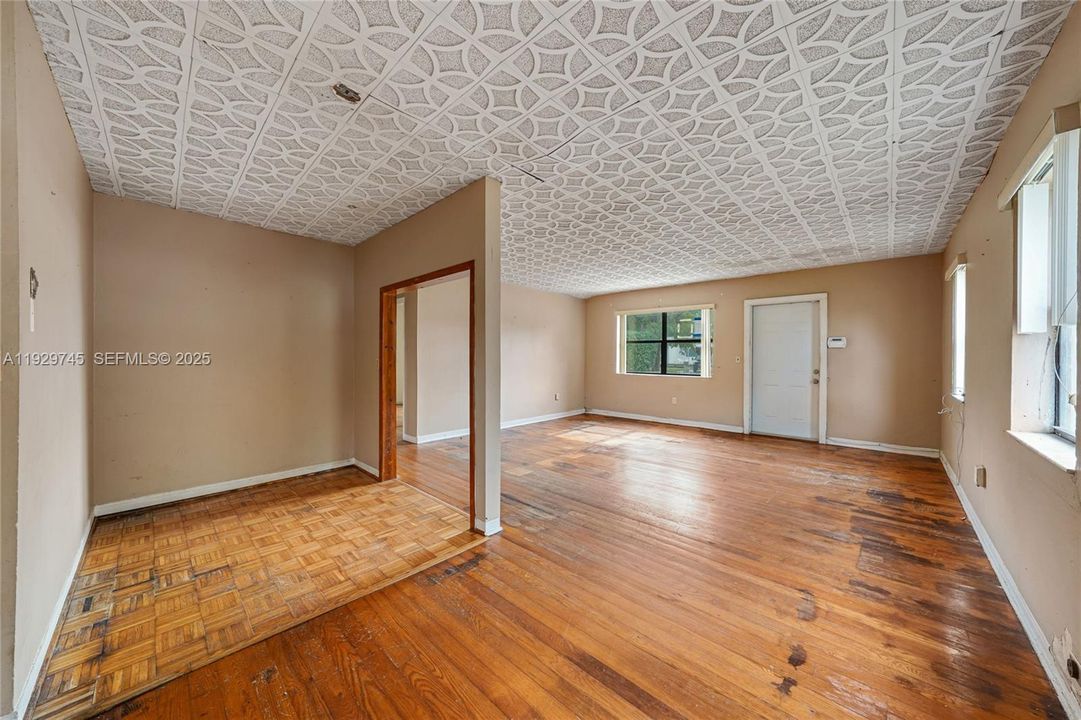 En Venta: $459,900 (2 camas, 1 baños, 1110 Pies cuadrados)