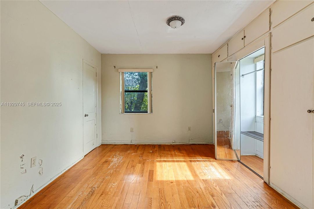 En Venta: $459,900 (2 camas, 1 baños, 1110 Pies cuadrados)