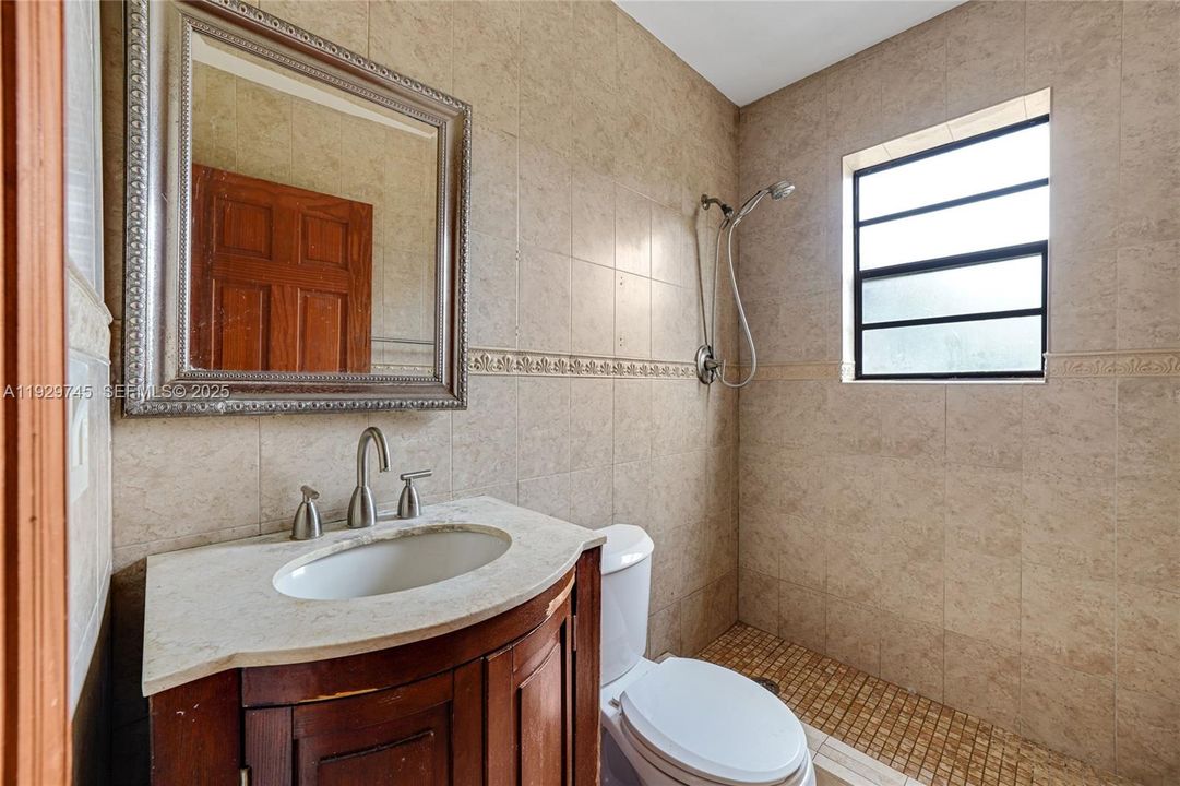 En Venta: $459,900 (2 camas, 1 baños, 1110 Pies cuadrados)