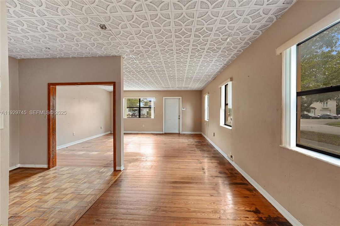 En Venta: $459,900 (2 camas, 1 baños, 1110 Pies cuadrados)