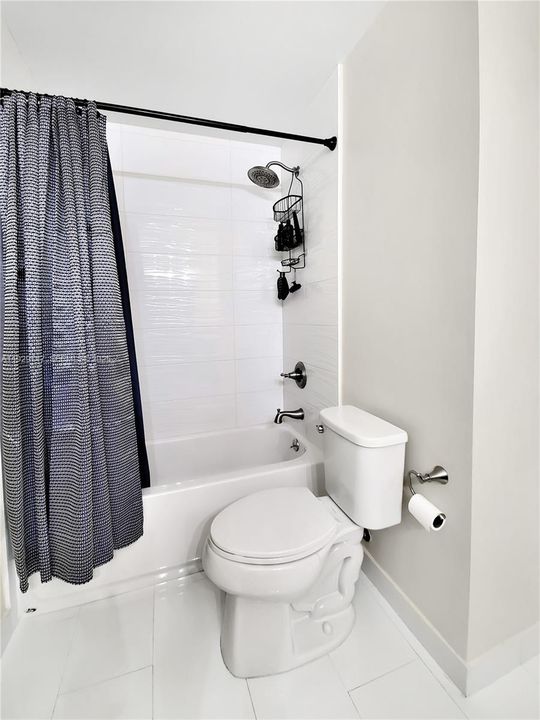 For Rent: $2,500 (3 beds, 2 baths, 1120 Square Feet)